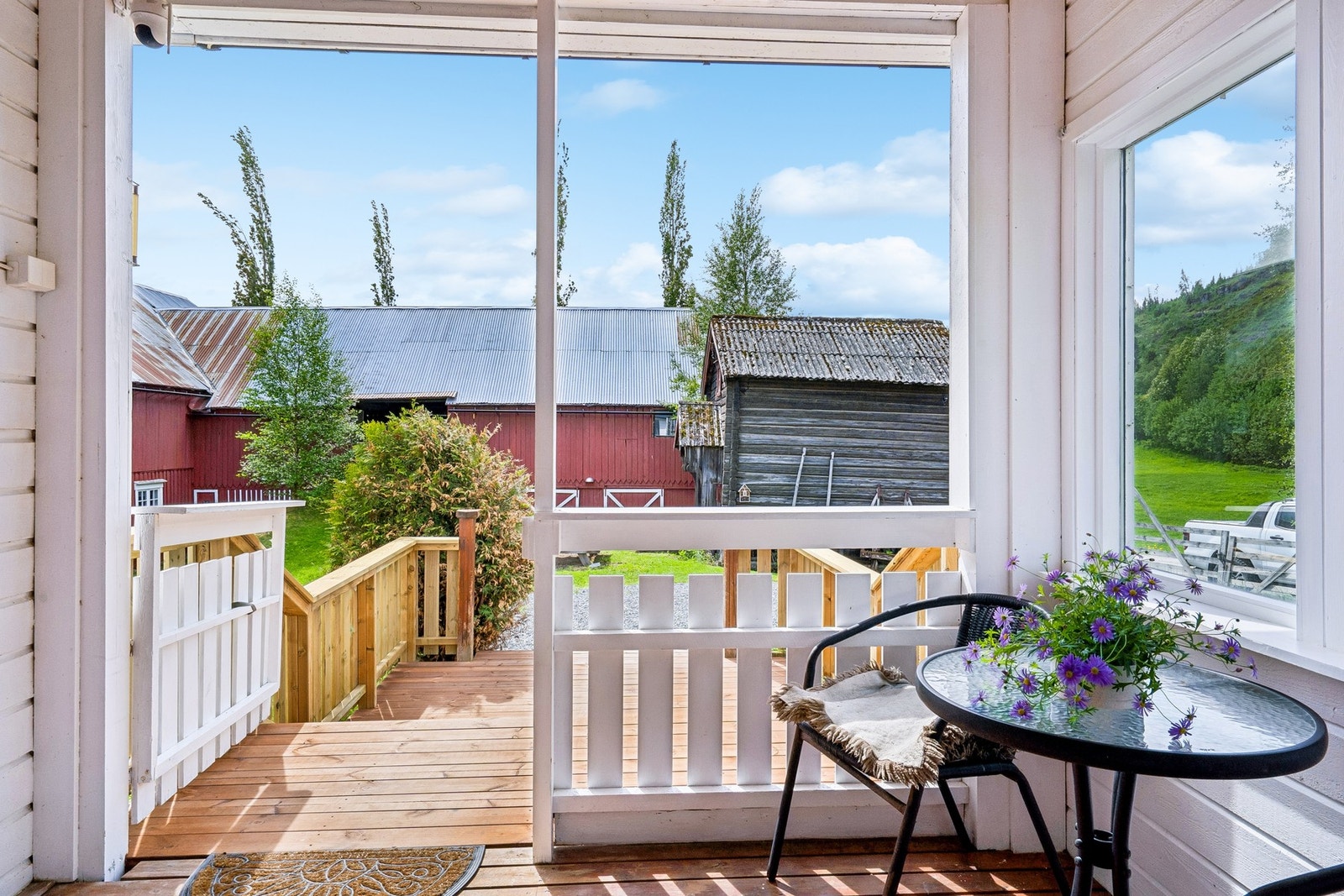 Entré som er delvis overbygd. Galleribilde