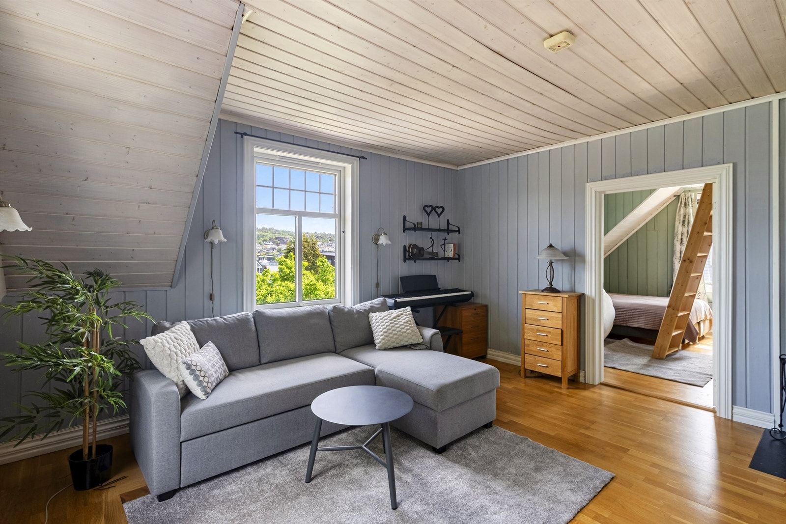 Herfra er det utsikt mot fjorden og innseilingen til Sandefjord. Galleribilde