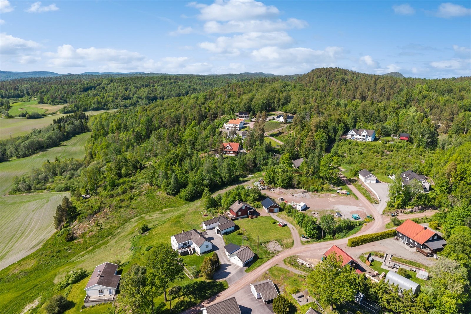 Området byr på fine turmuligheter i skog og mark. Galleribilde
