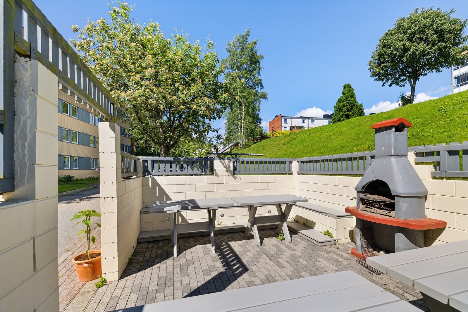 Felles uteområder med gode møteplasser for beboerne. Galleribilde