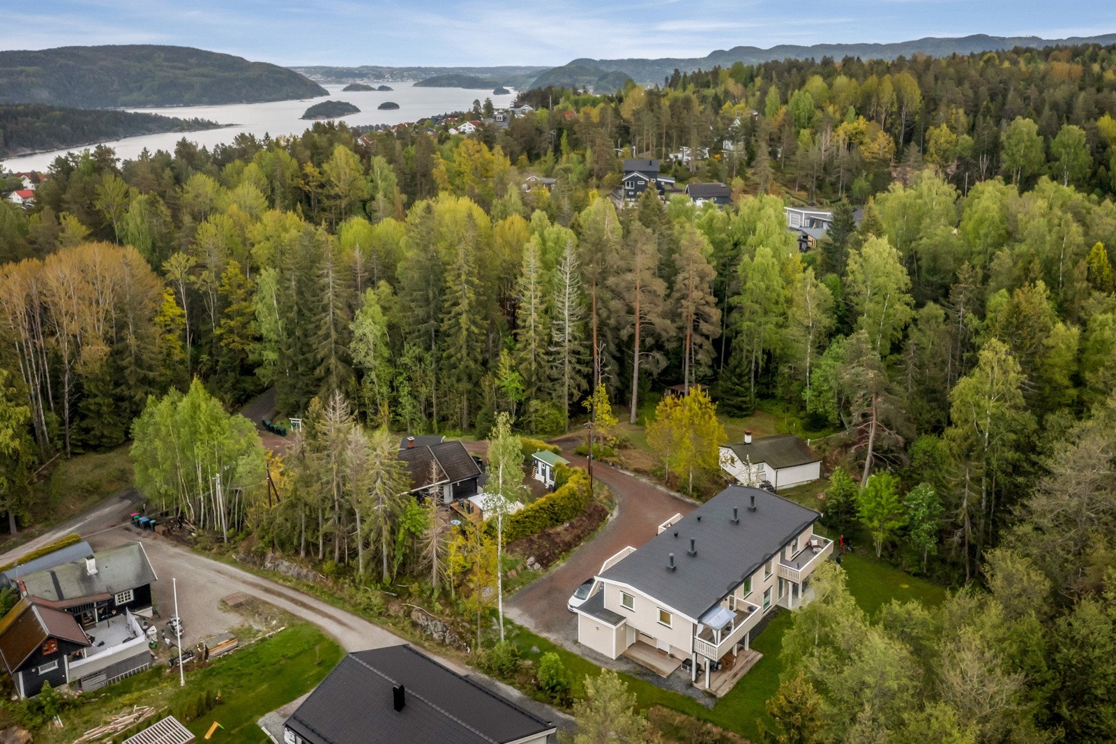 Man kan boltre seg i flotte turmuligheter hele året, med oppkjørte og opplyste skiløyper, badestrender, kyststi og milevis med skog og mark, passende for både sykkelturer, lange løpeturer eller korte rusleturer. Galleribilde
