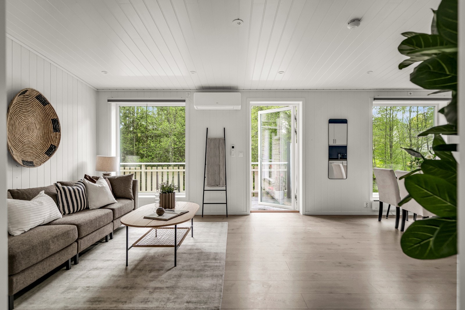 En moderne og tiltalende 3-roms leilighet beliggende i et hyggelig boligområde med gangavstand til Åros sentrum. Galleribilde