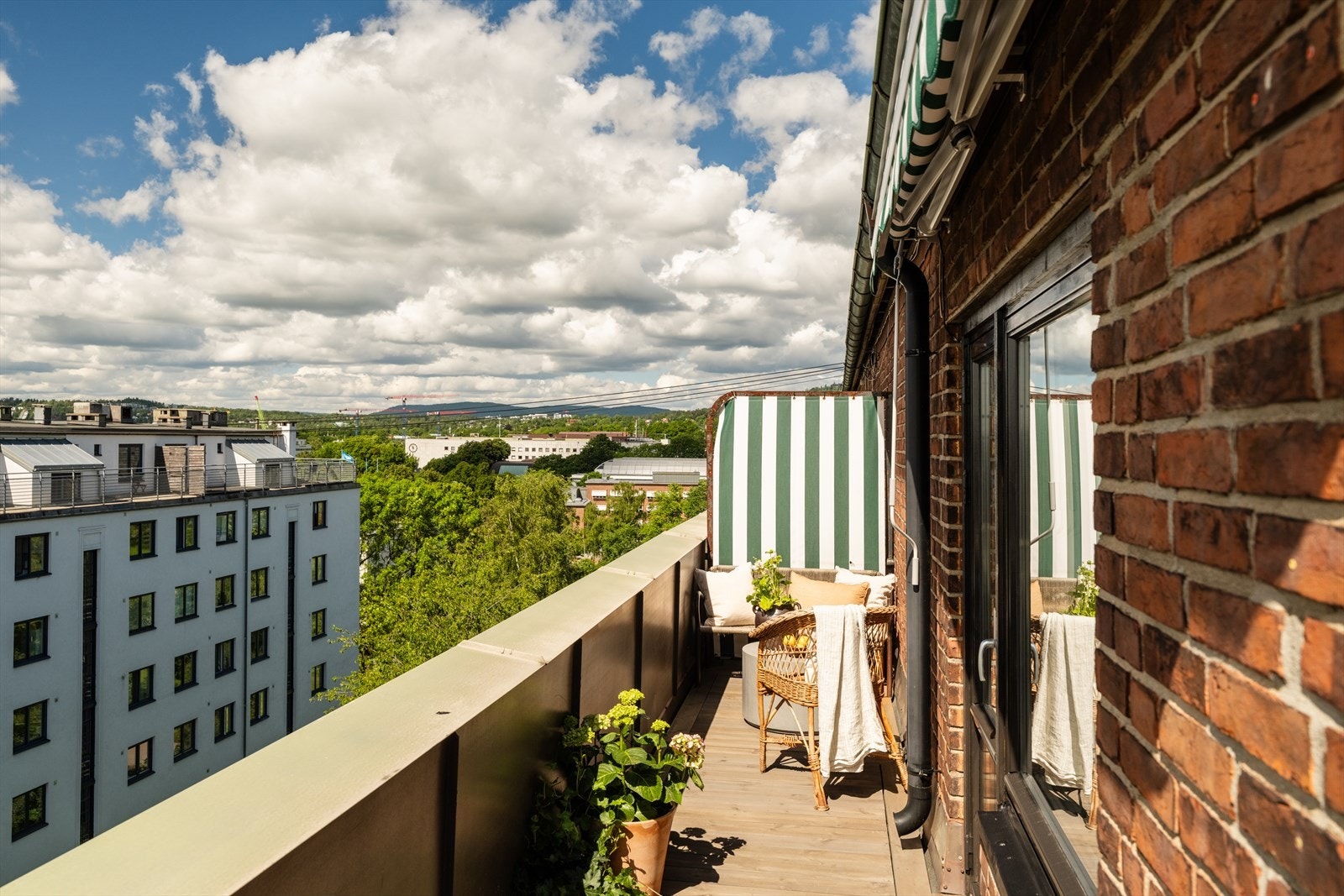 Her kan man fint innrede i forskjellige soner og grupper, alt etter hva som er behov og ønske. Galleribilde