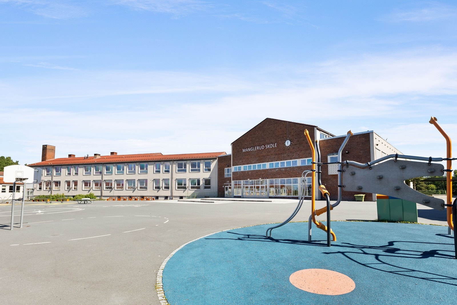 Tilhørighet til populære Manglerud skole og kort vei til flere barnehager Galleribilde