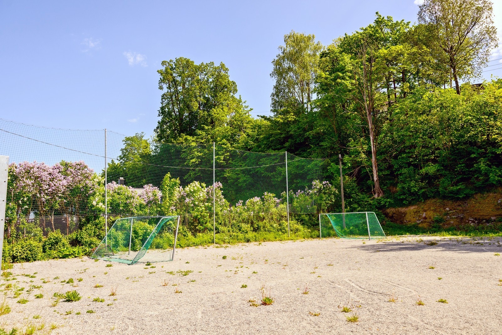 Fellesarealene for området med fotballbane og lekeplass. Galleribilde