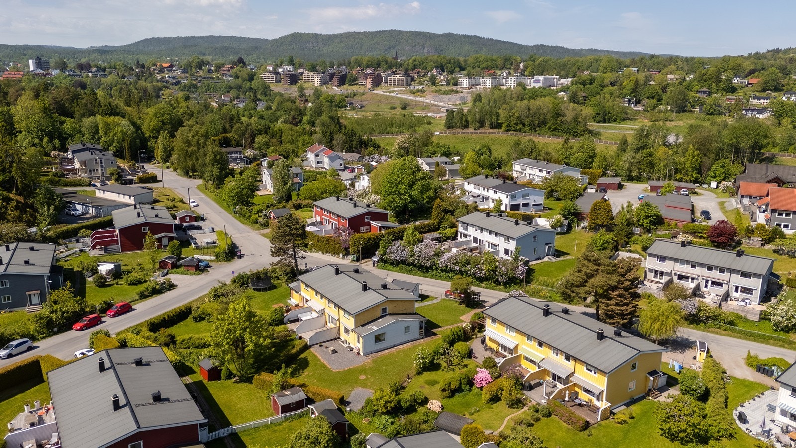 Boligen disponerer én garasjeplass i felles rekke gjennom Huseierlaget. Galleribilde