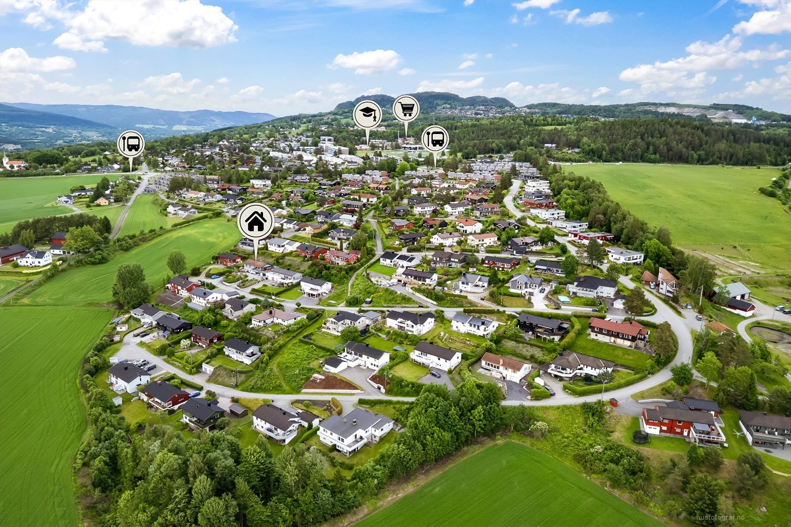 Med kort vei til skoler, barnehager og bussholdeplass er hverdagslogistikken enkel. Galleribilde