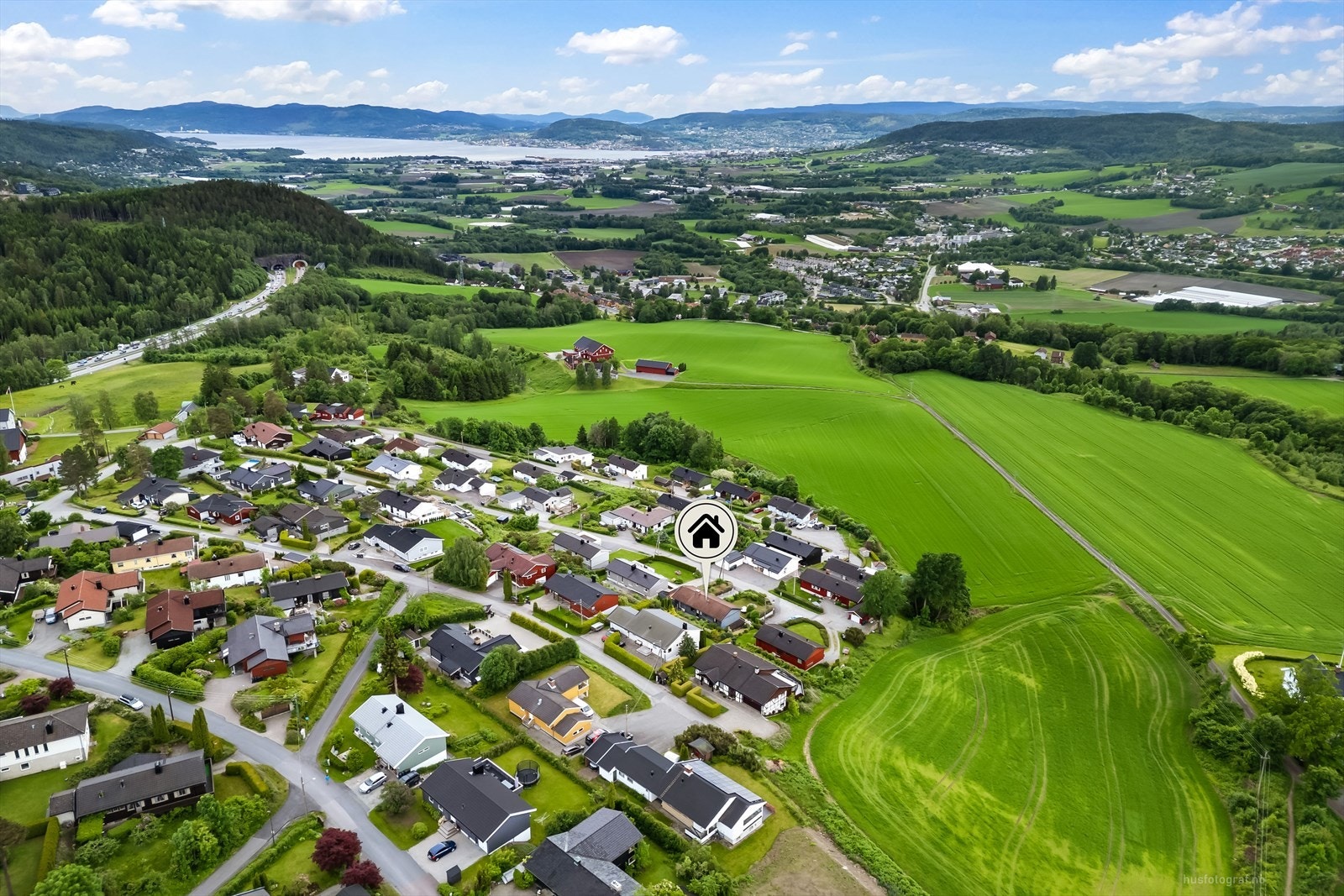 Beliggenheten gir nærhet til flotte turområder i Kjekstadmarka og Vestmarka. Galleribilde