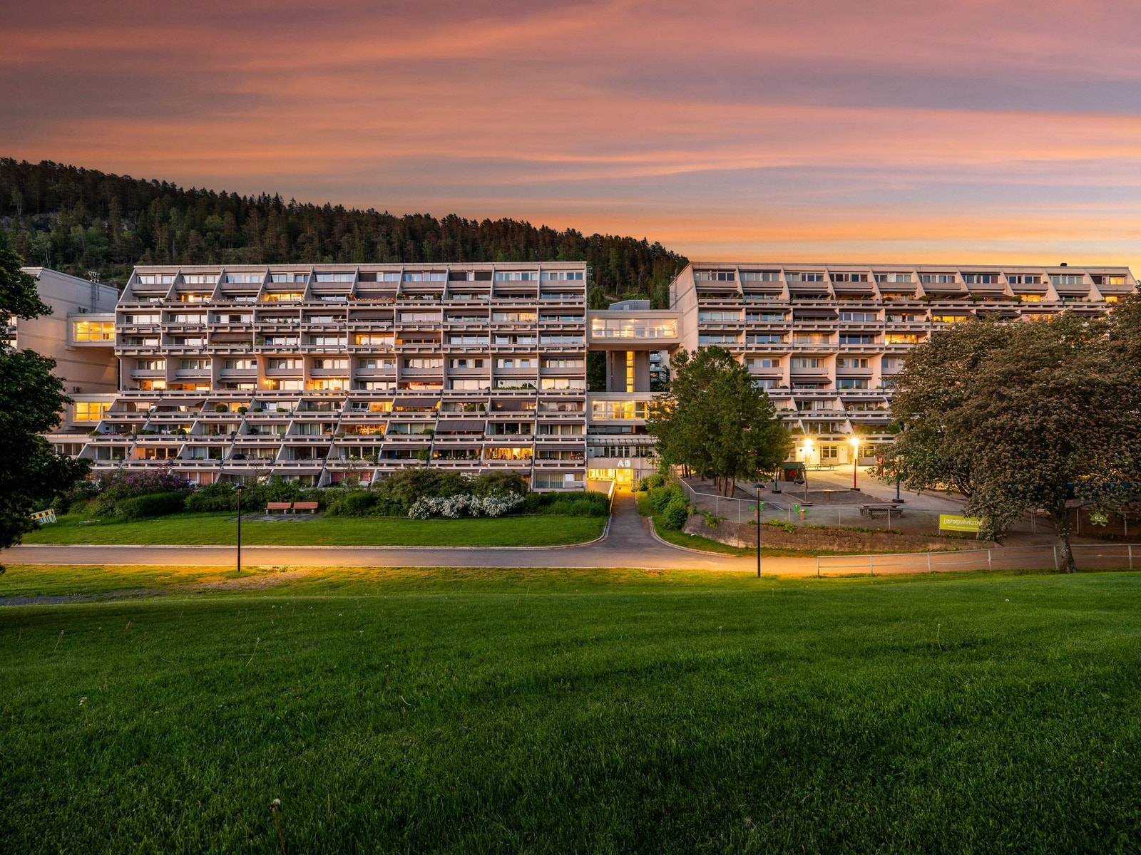 Her bor man høyt og fritt med fantastiske solforhold, samtidig som man beholder den umiddelbare nærheten til sentrum og alt hovedstaden har å by på. Galleribilde