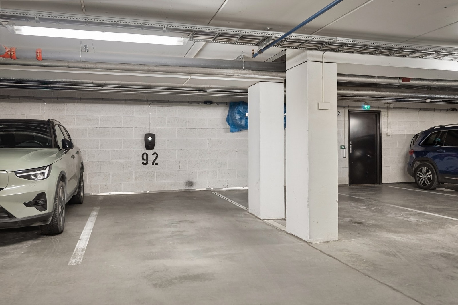 Parkeringsplass 92 tilhører leiligheten. Galleribilde