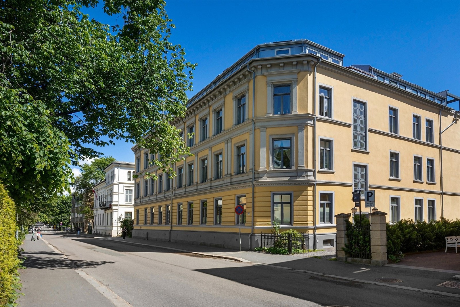 Josefines gate er en rolig gate i Homansbyen, uten støy fra nærliggende uteliv. Galleribilde