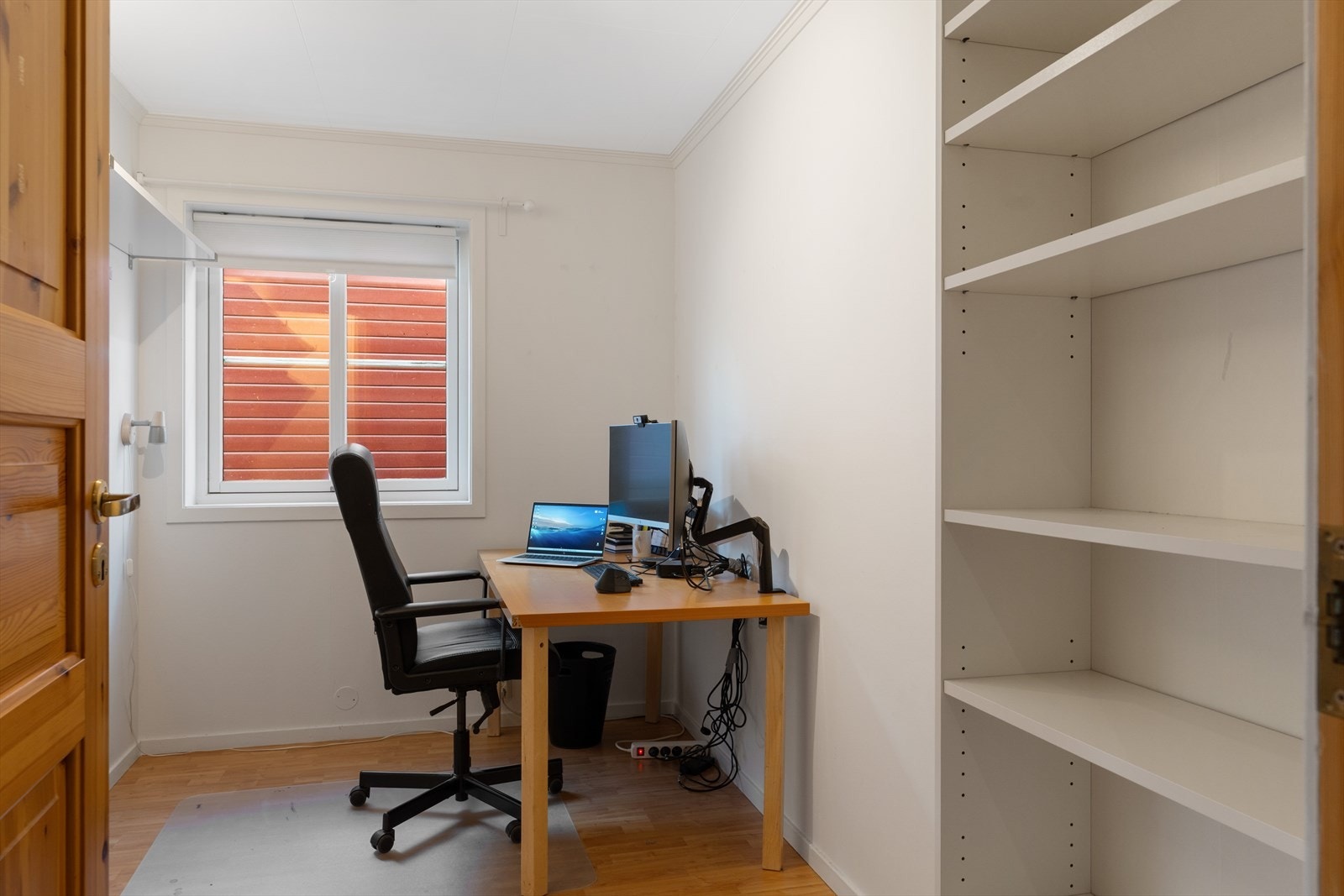 Soverom på 7 kvm kan fint benyttes som kontor eller gjesterom. Galleribilde