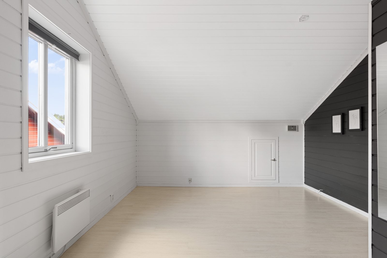 Stort og fint soverom på loft. Galleribilde
