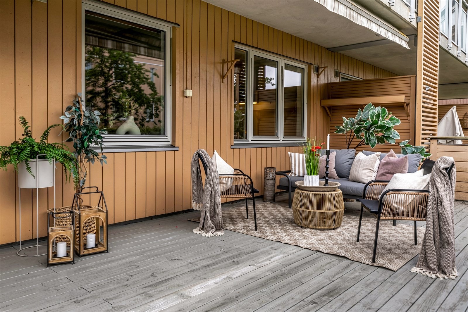 Fra stuen er det utgang til en terrasse på ca 38 kvm. Galleribilde
