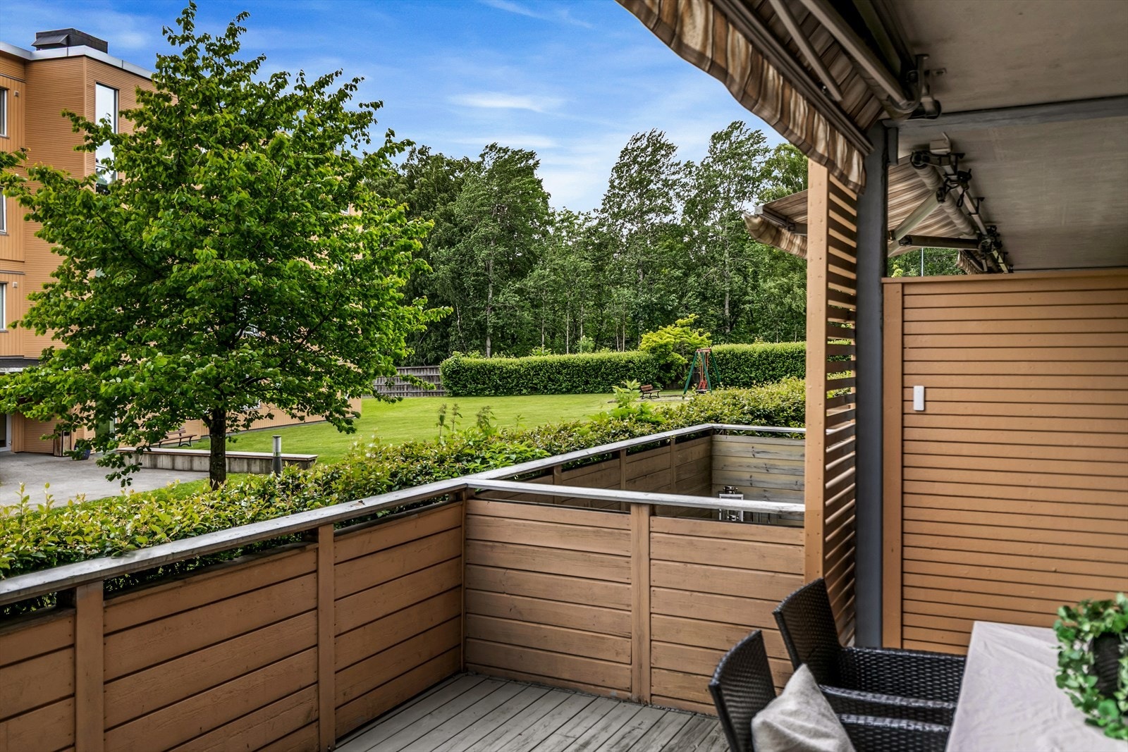 Fra stuen er det utgang til en terrasse på ca 38 kvm. Galleribilde