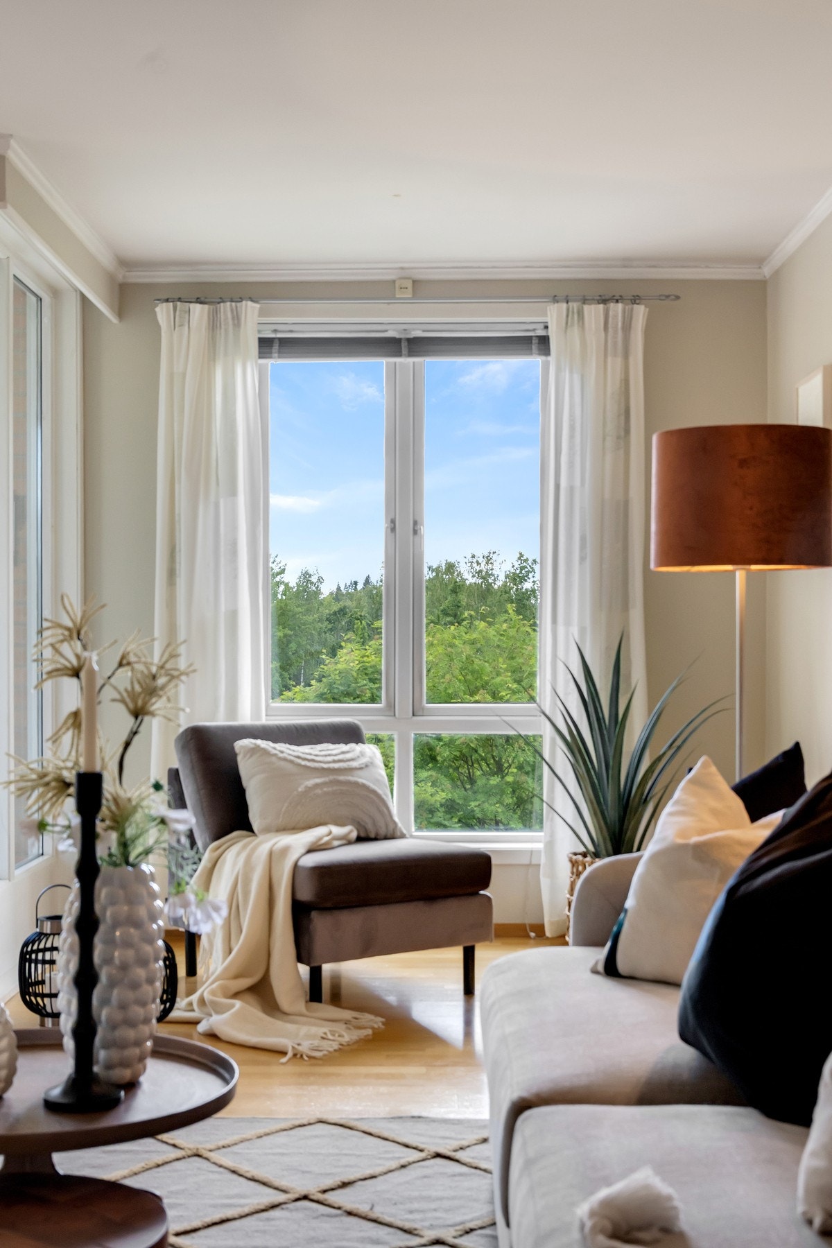 Leilighetens allrom har ingen innsyn Galleribilde