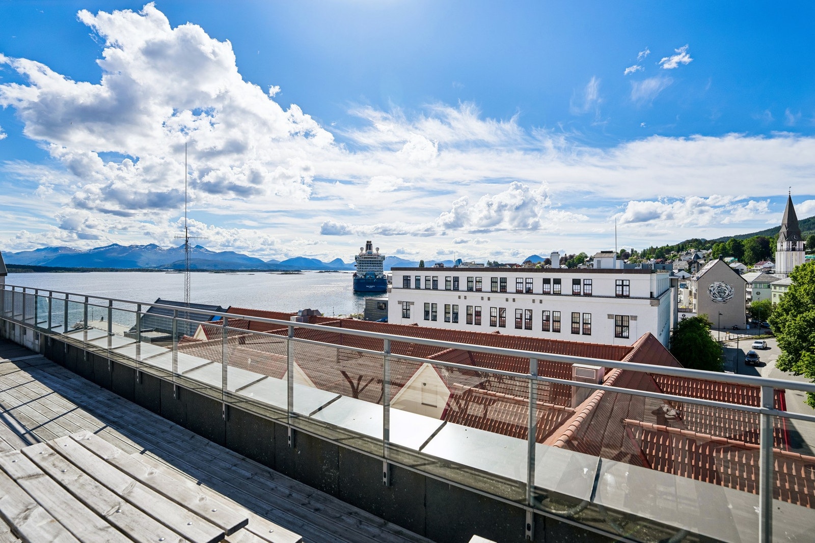 Takterrasse med flott utsikt. Galleribilde