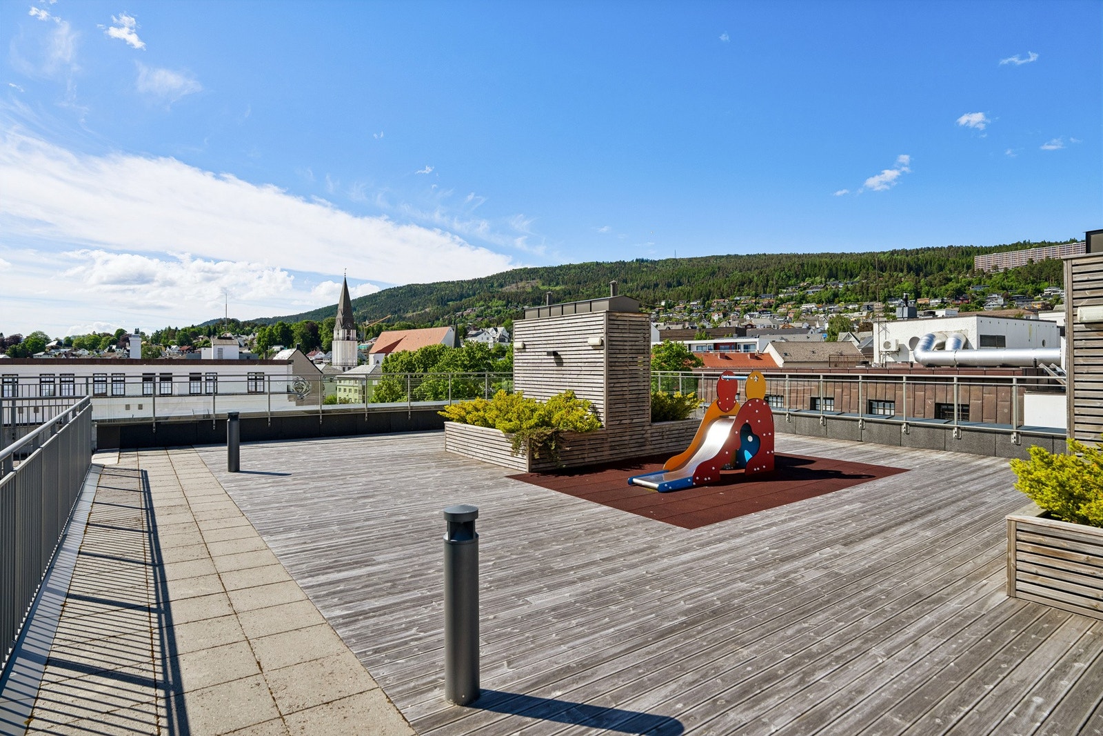 Sameiet har en nydelig, felles takterrasse. Galleribilde