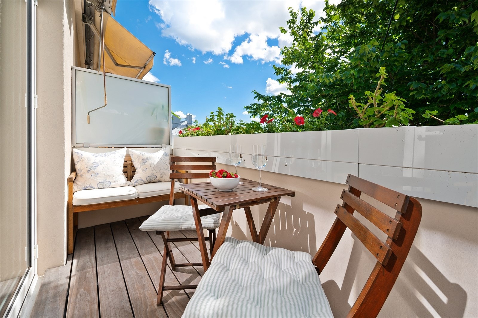 Ekslusivt Kebony terrassedekke med skjult skrue løsning. Galleribilde