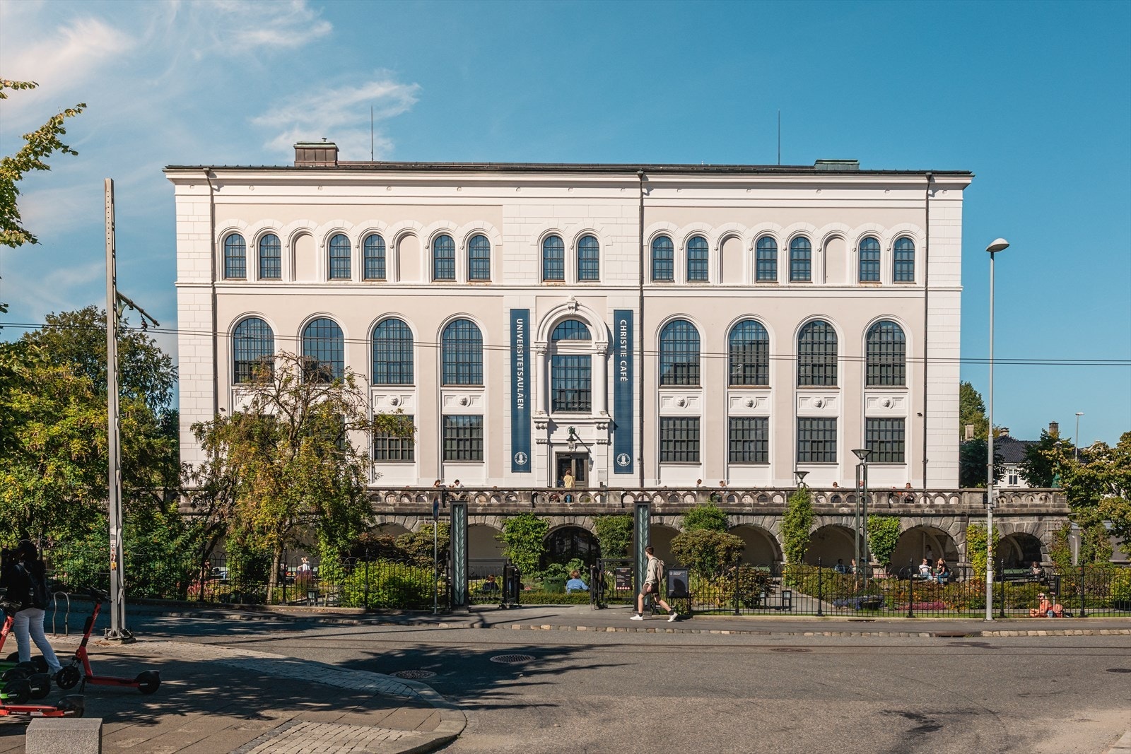 - Universitetsmuseet ligger også i nærområdet - Galleribilde