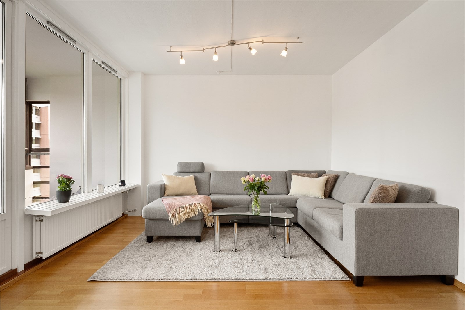 Her kan du innrede med ønsket sofagruppe, samt spisebord. Galleribilde