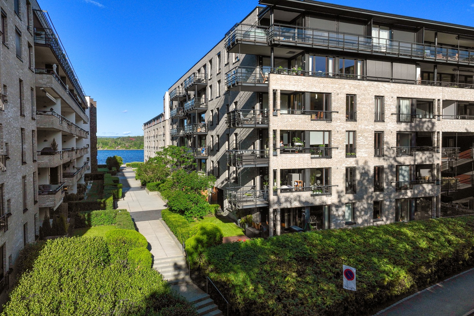 Tøffelavstand til Lysakerfjorden Galleribilde