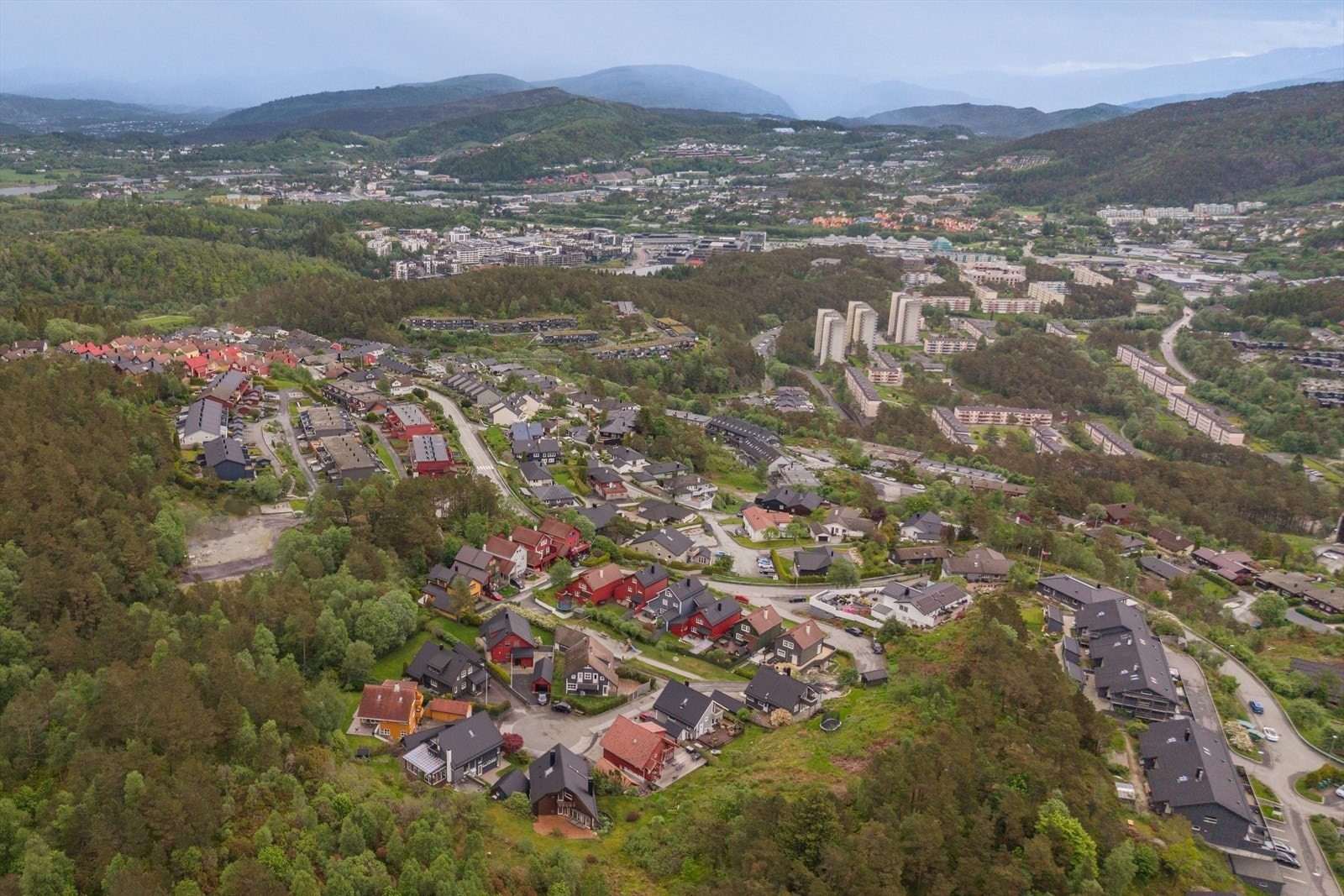 Her ser man oversiktsbilde mot Åsane Senter og Horizont. Galleribilde