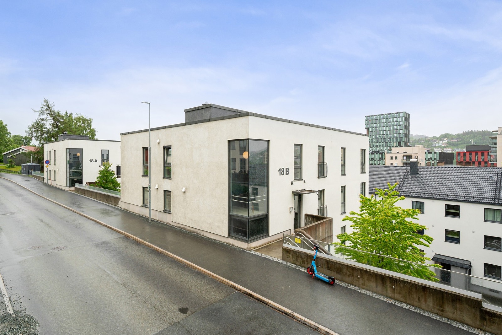 Gode buss forbindelser rett utenfor boligen Galleribilde