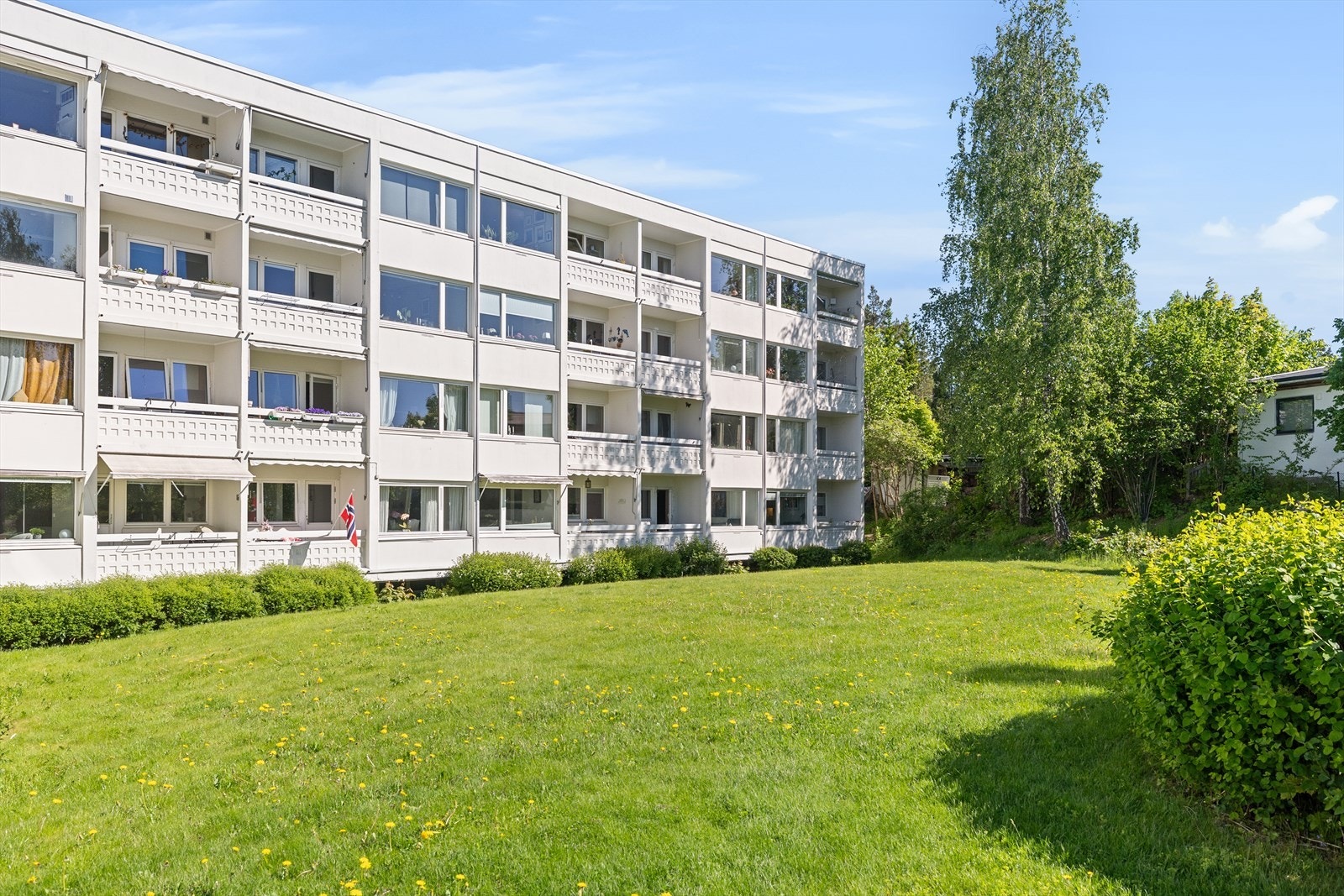 Boenheten har blitt jevnlig vedlikeholdt, og i 2014/2015 ble stue, gang og soverom pusset opp, samt at det ble satt inn nytt kjøkken ifm. rivning av veggen mellom stue og kjøkken. Det elektriske anlegget i de oppussede områdene ble fornyet av ACR Elektro. Galleribilde