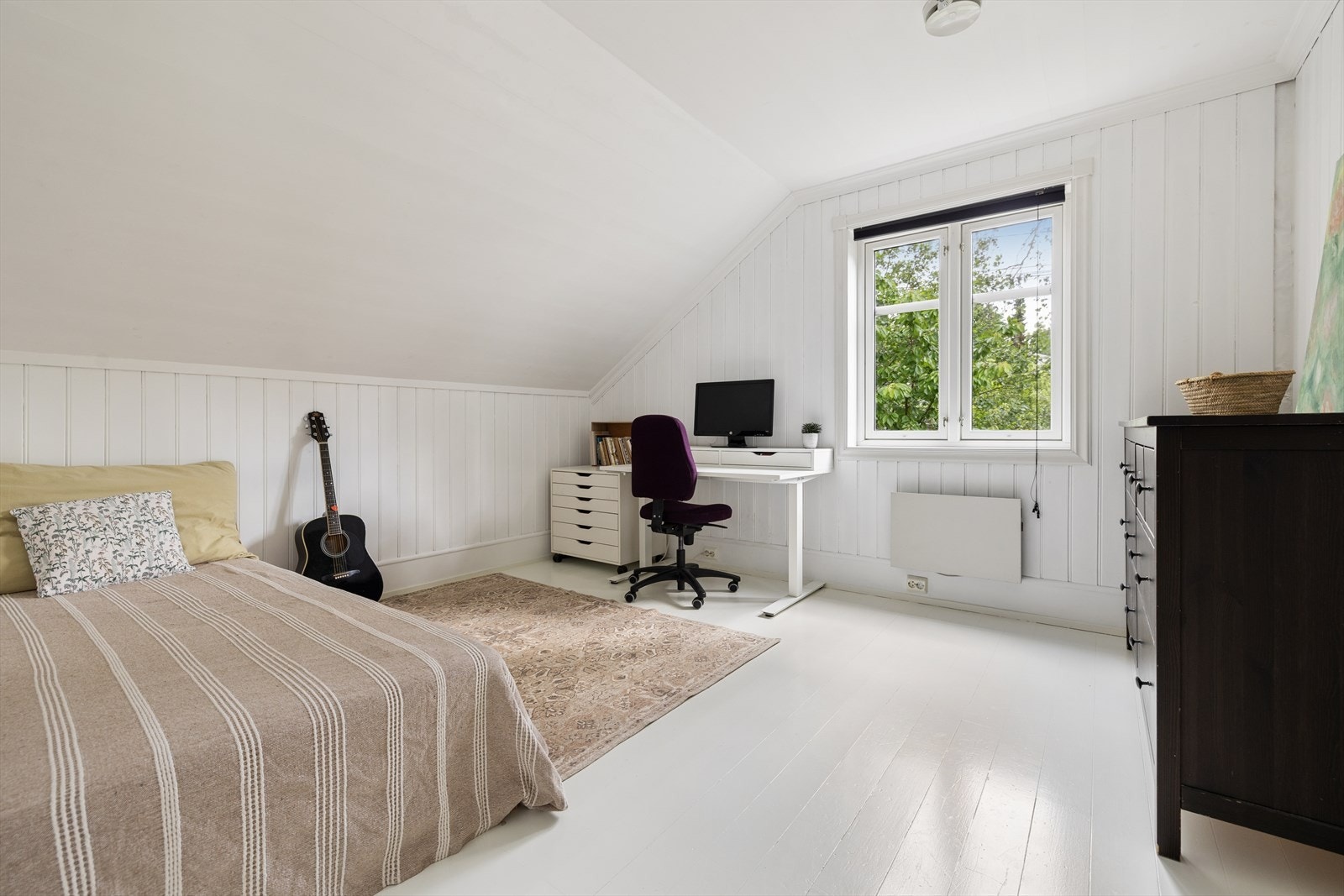 Soverommene har fine innredningsmuligheter med plass til seng og nattbord. Galleribilde
