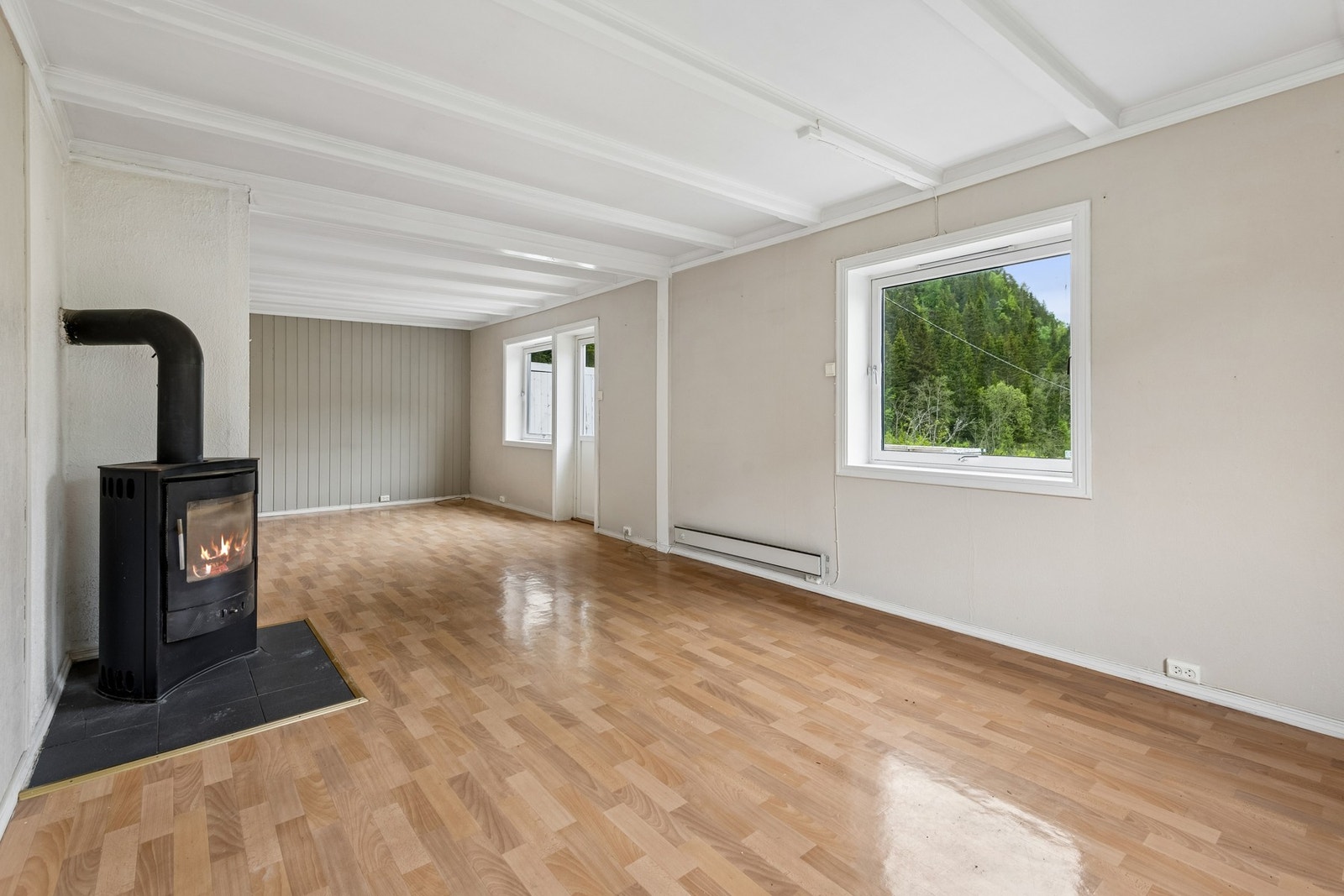 Stue med enkel adkomst til hage. Galleribilde