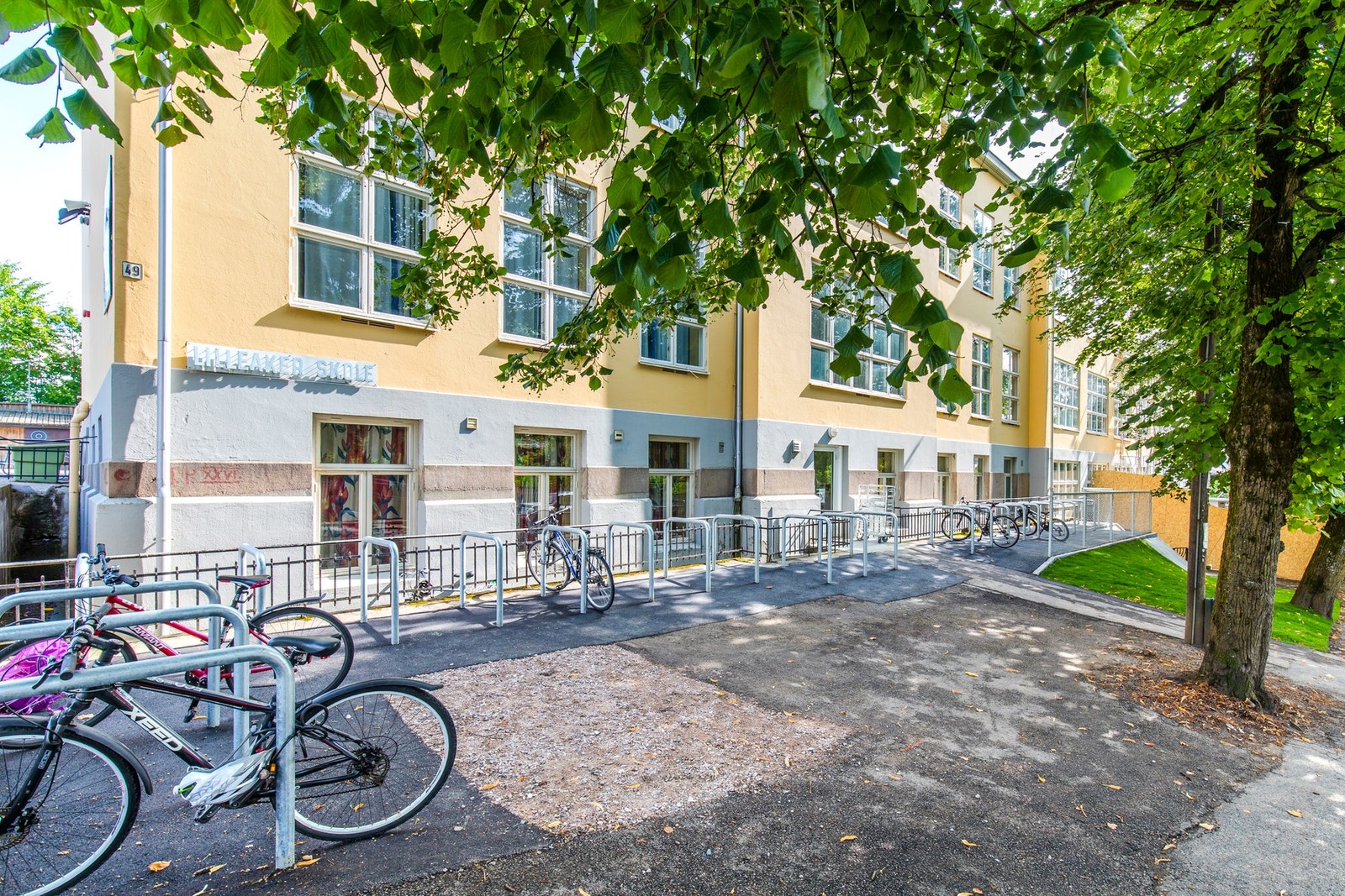 Kort gåtur til Lilleaker skole. Galleribilde