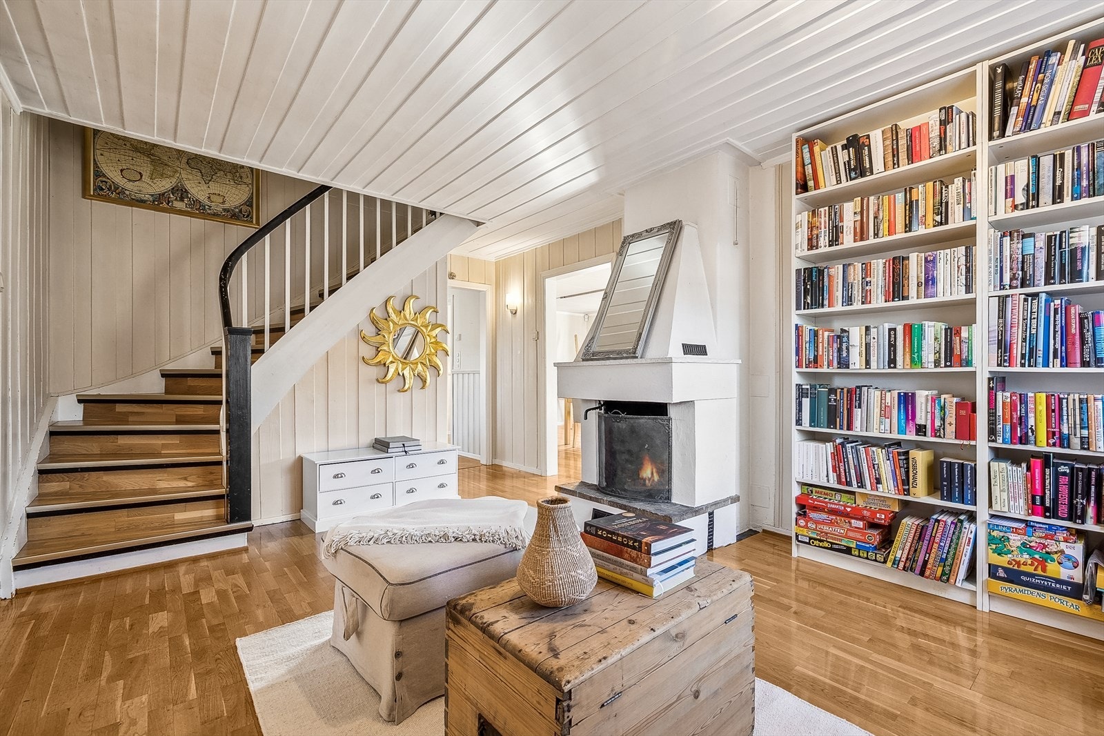 Stue som i dag brukes som bibliotek. Galleribilde