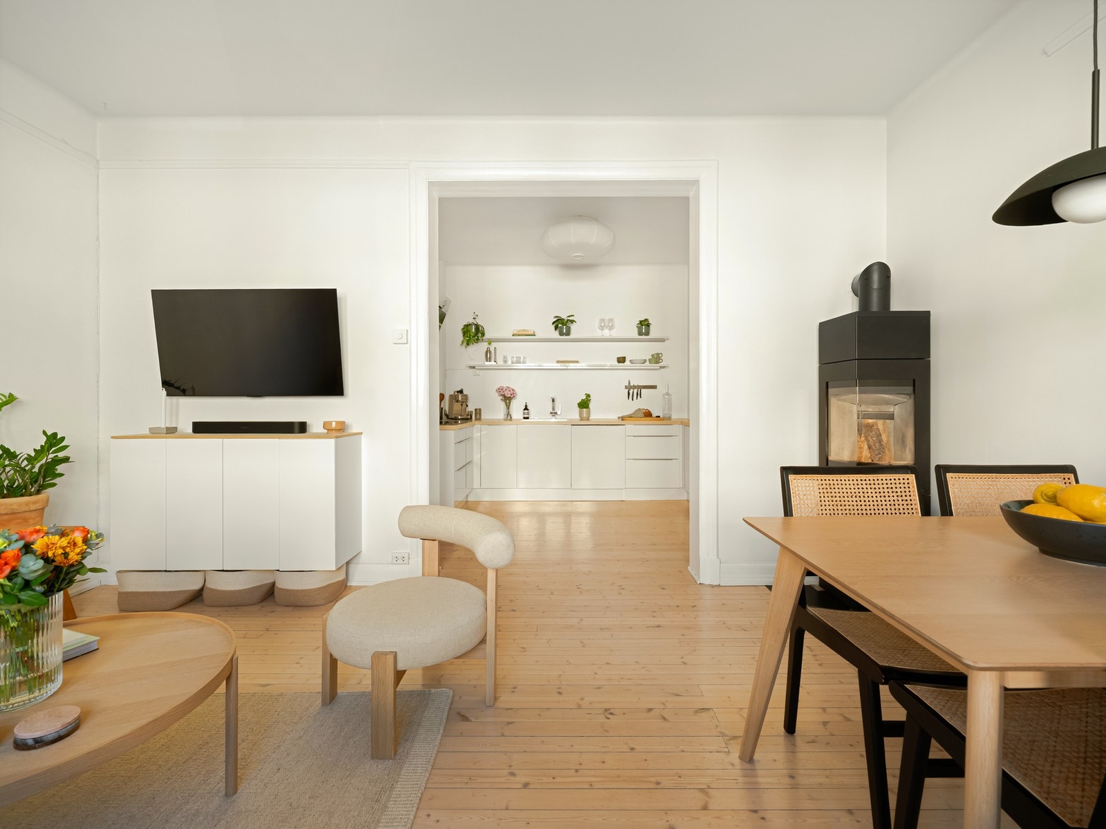 Vi går videre inn på kjøkkenet. Galleribilde