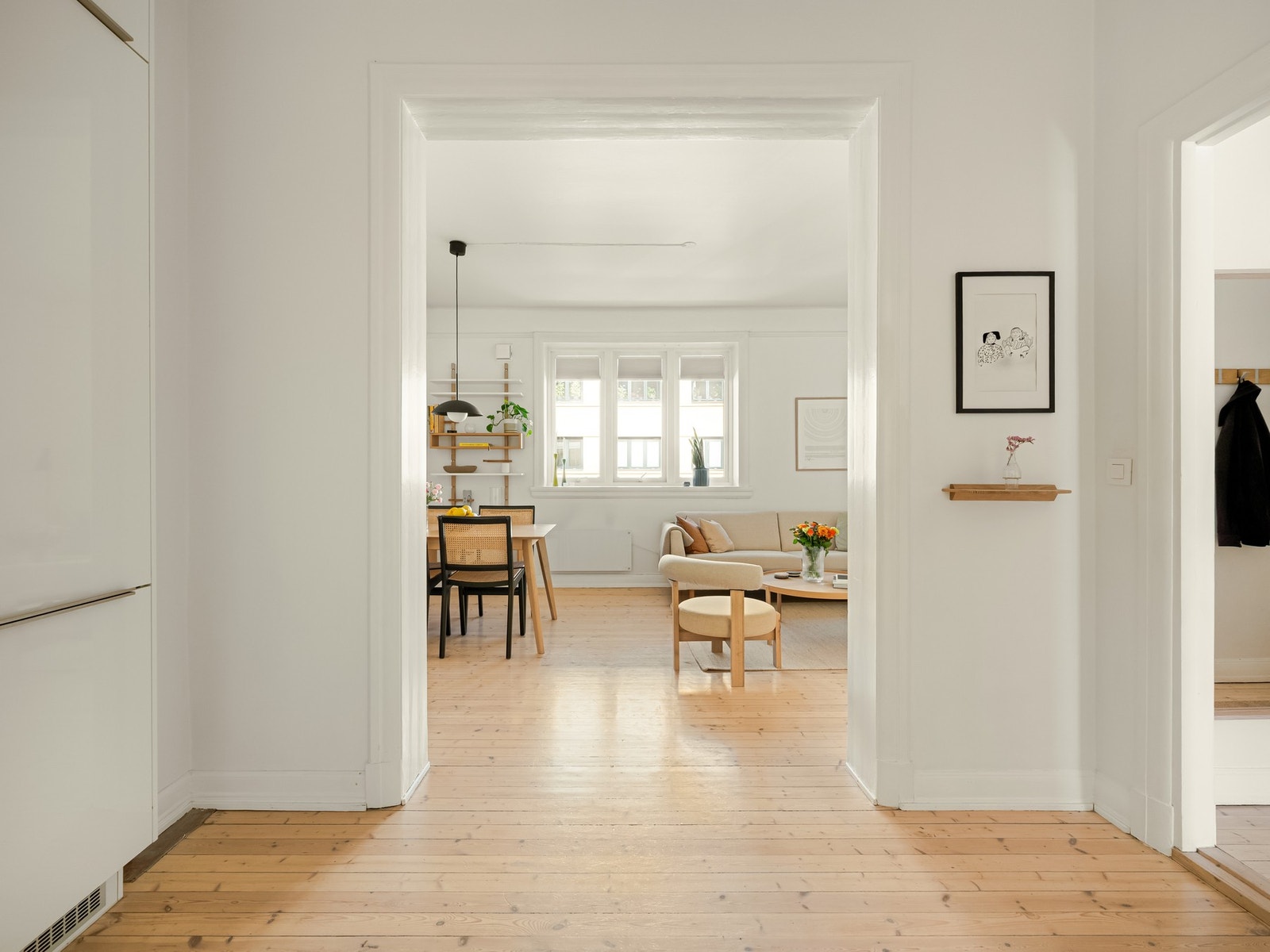 Vi fortsetter inne i den fine stuen. Galleribilde
