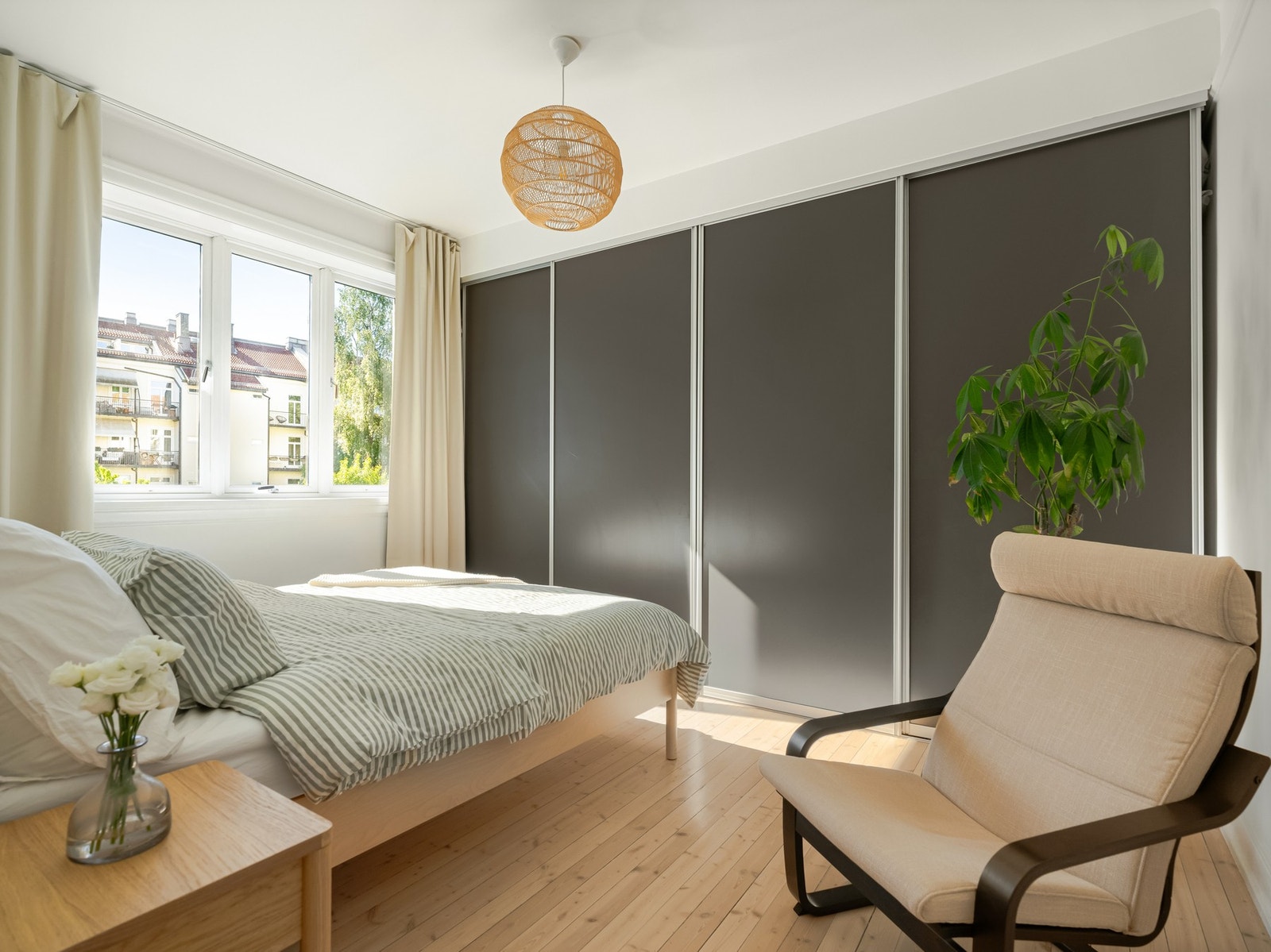 Vel inne igjen beveger vi oss inn på hovedsoverommet. Galleribilde