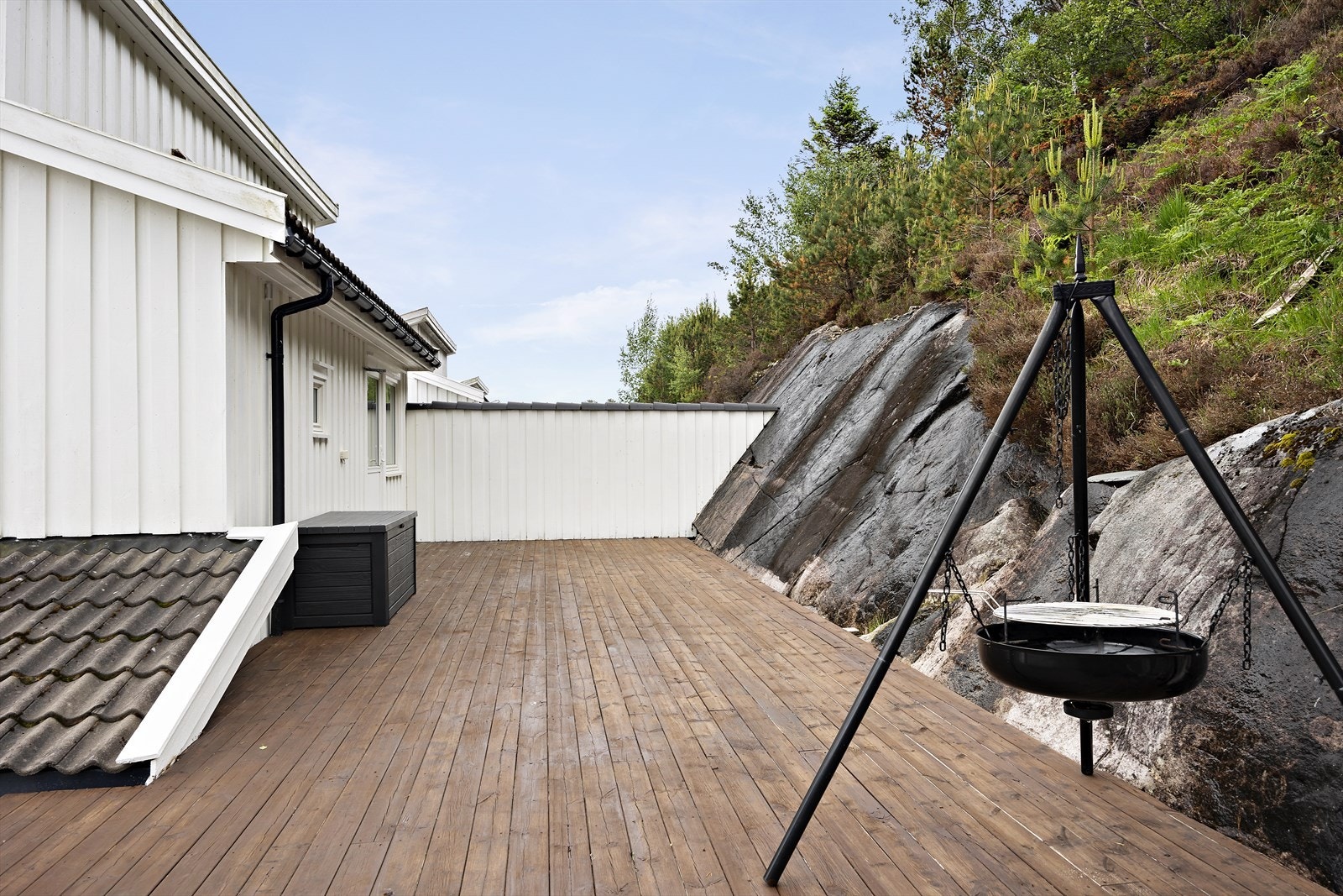 Et flott og privat uteområde som er enkelt å møblere etter eget ønske. Galleribilde