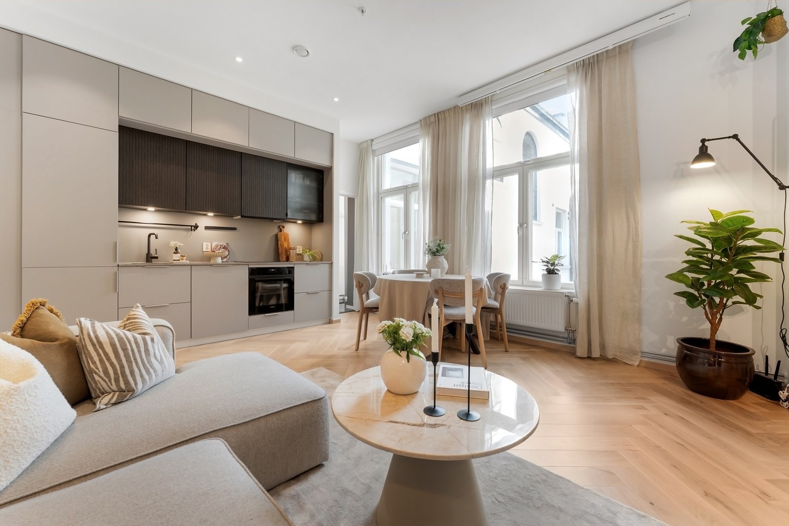 Velkommen til Prinsens gate 12, presentert av Oskar Johansson ved Nordvik. (Foto: Zovenfra AS) Galleribilde