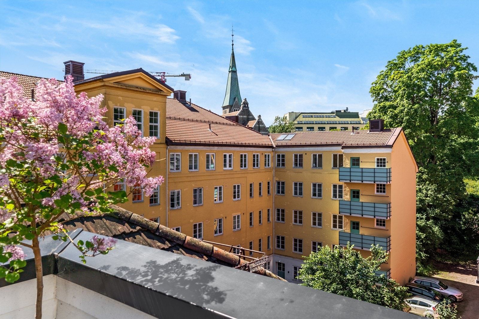 Hyggelig utsyn mot grønne fellesområder, og Stensparken. Galleribilde