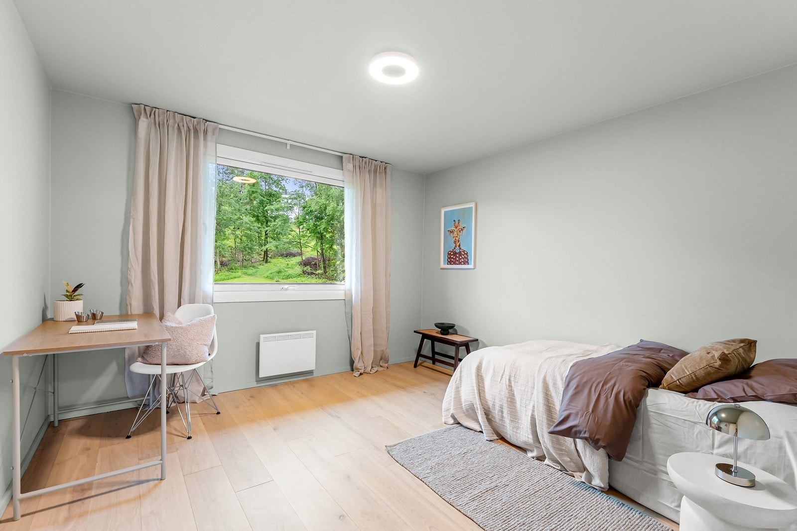 Det tredje soverommet har god plass til seng og skrivebord. Galleribilde