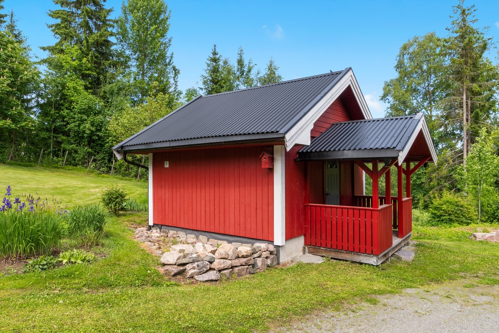 Furtebu, redskapsbod, hobbyrom, snekkerbod, syrom, leserom, treningsrom eller koserom? 17 m2 som kan bli til hva du vil! Galleribilde