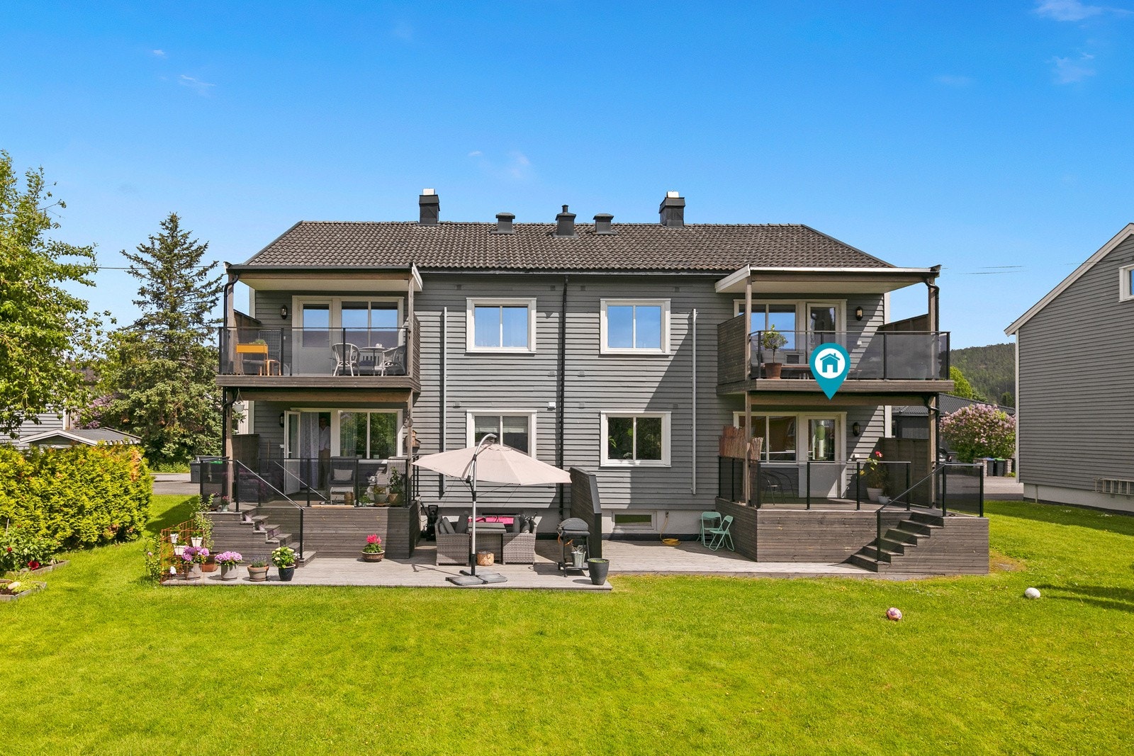 Solrik leilighet i første etasje med lett tilgang på fri areal. Galleribilde