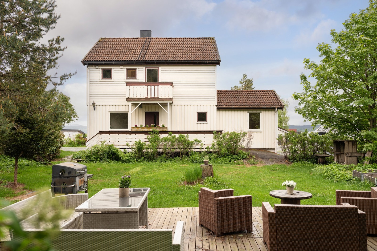 PrivatMegleren Trondheim Sandmoen / Tiller - Innholdsrik enebolig med romslig eiendomstomt på ca