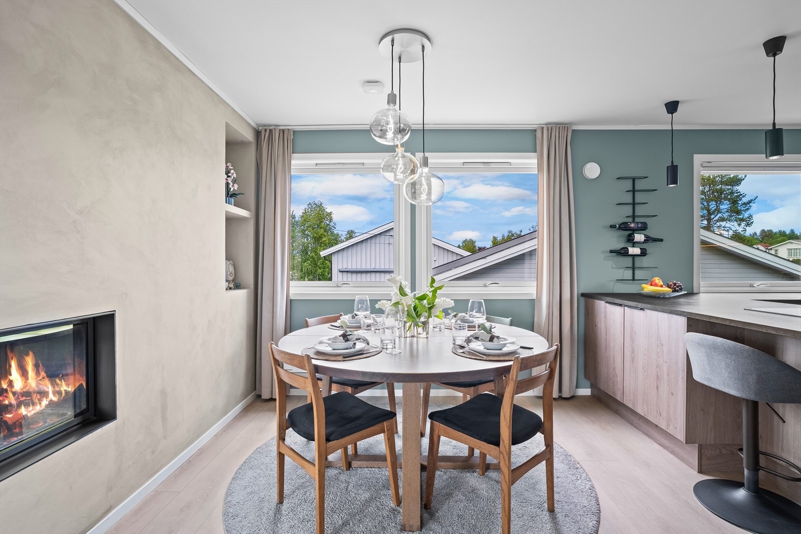 God plass til stor spisegruppe Galleribilde