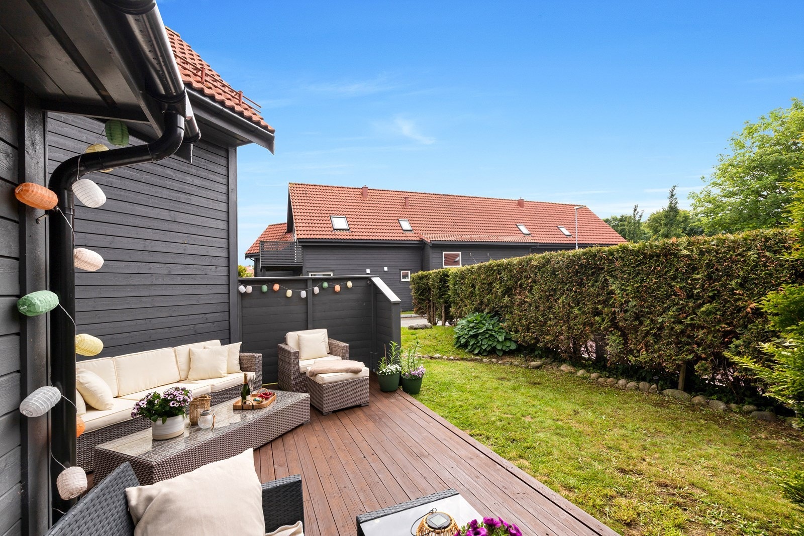 Stor terrasse på 18kvm gir deg flere møbleringsmuligheter Galleribilde