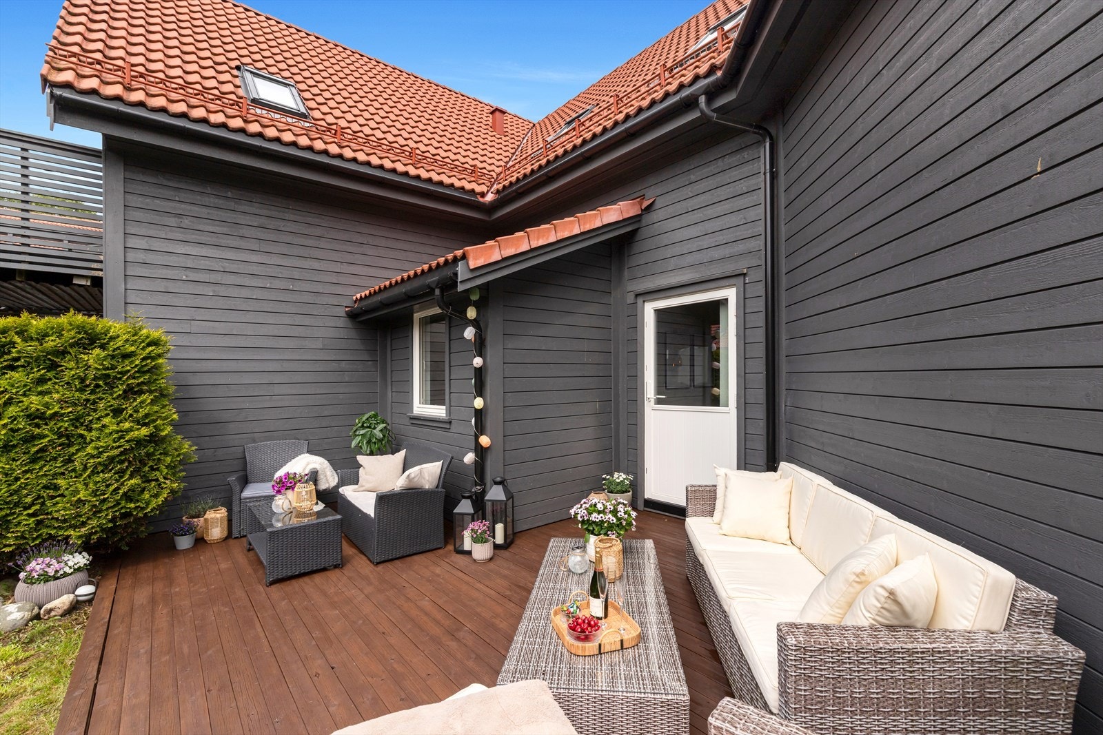 Stor solrik terrasse Galleribilde