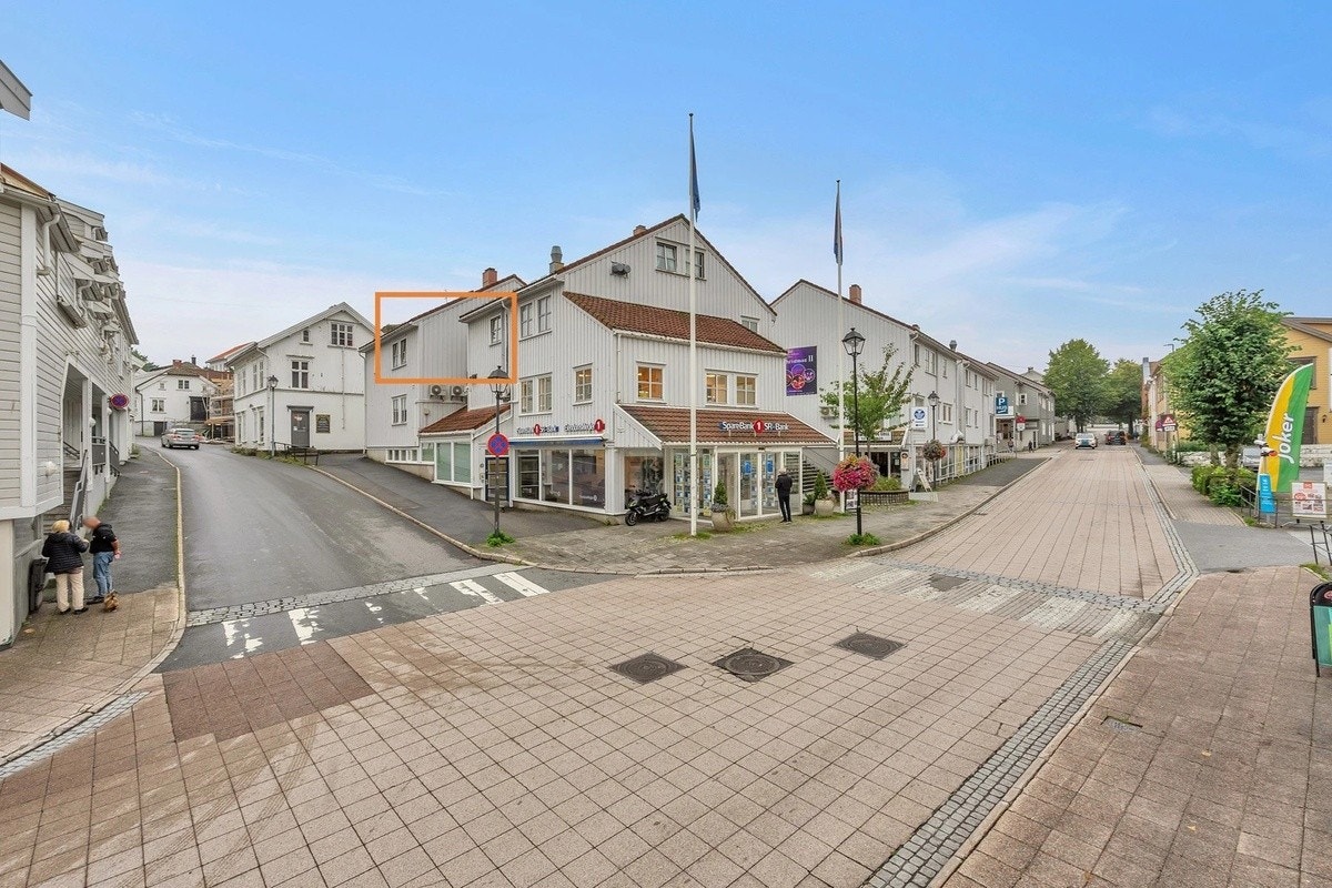 Beliggenhet midt i hjertet av Grimstad Galleribilde