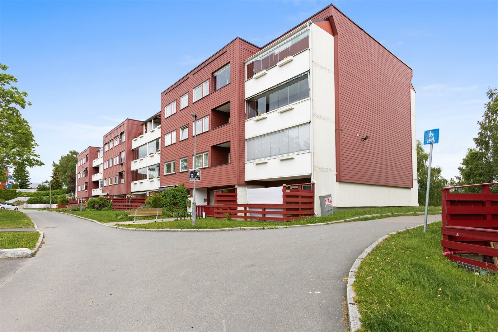 Borettslaget ligger i et rolig og etablert boligområde. Galleribilde