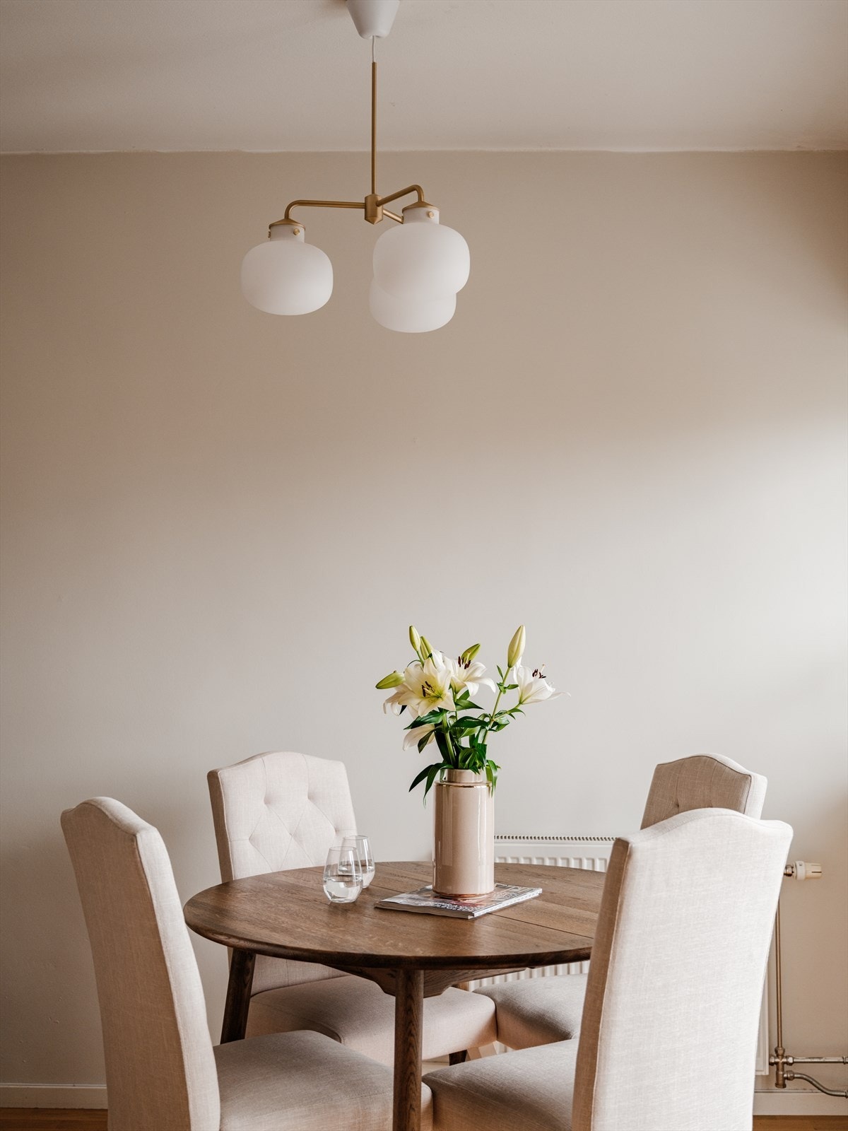 God plass til spisebord - perfekt for å invitere til hyggelig middag med venner og familie! Galleribilde