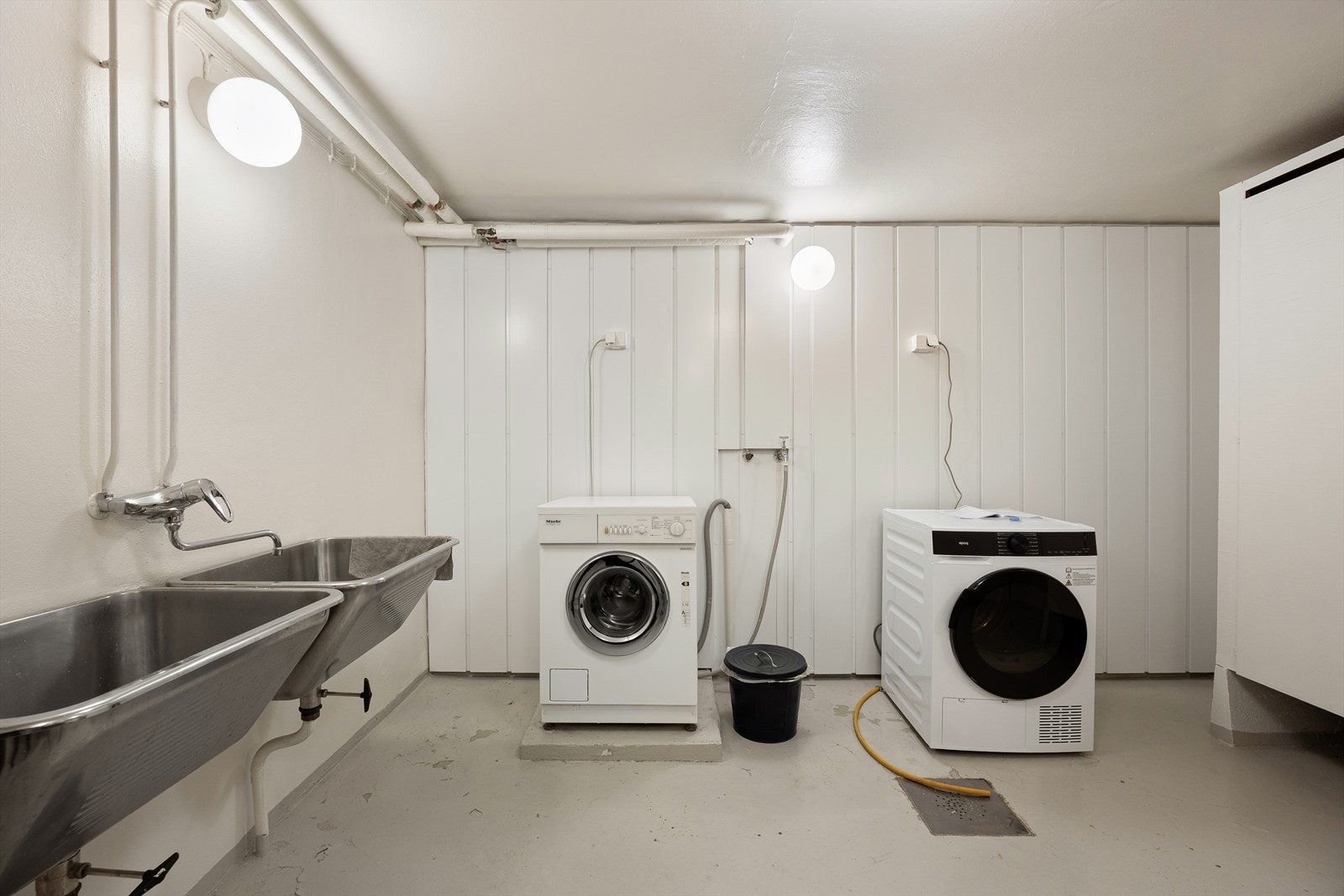 Sameiet tilbyr felles vaskerom med moderne maskiner som et supplement til private vaskemuligheter. Galleribilde